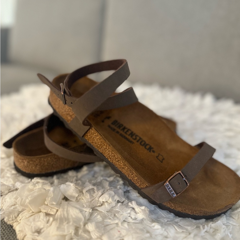 Birkenstock Yara Oiled Leather Sandal